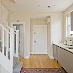 Sumptuous 1Br Duplex