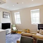 Sumptuous 1Br Duplex