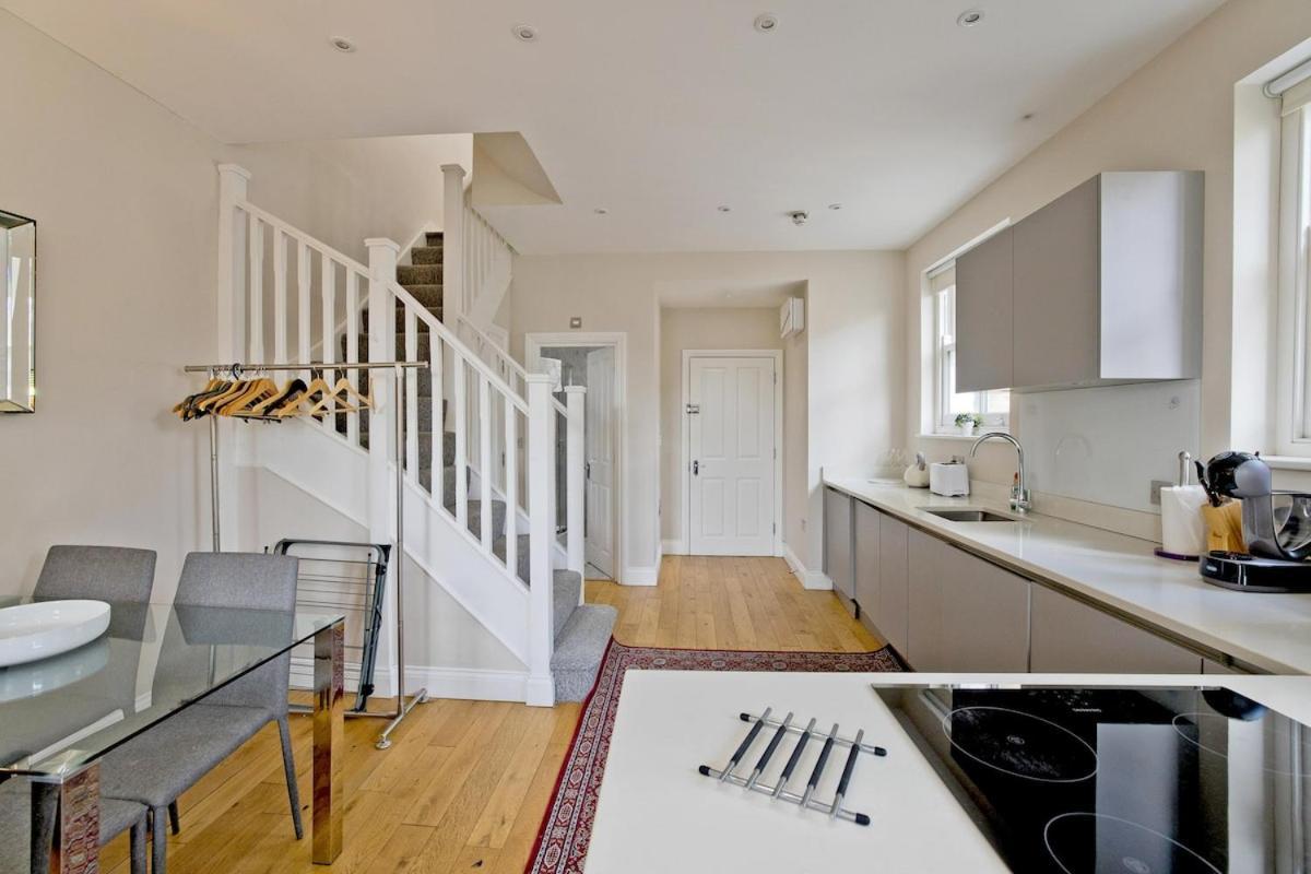 Sumptuous 1br Duplex * London