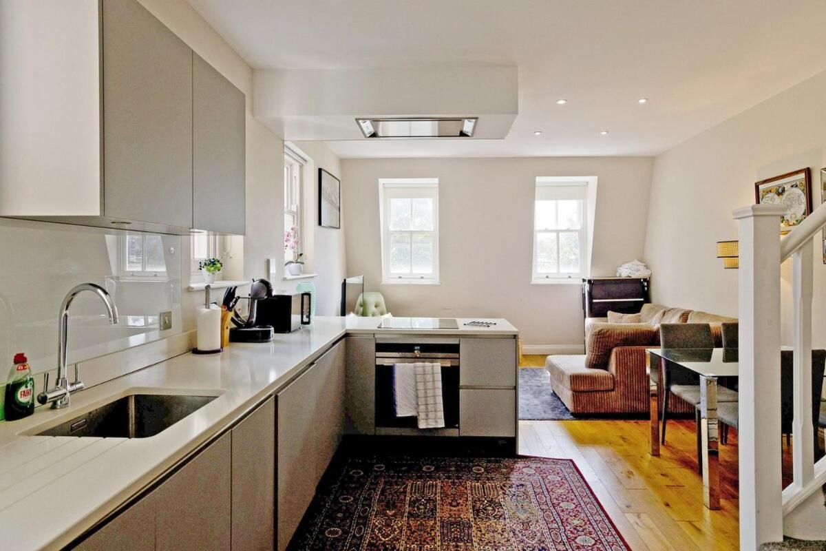 Sumptuous 1br Duplex London